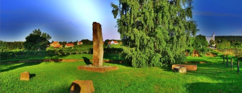 Array Balatonszepezd Monument