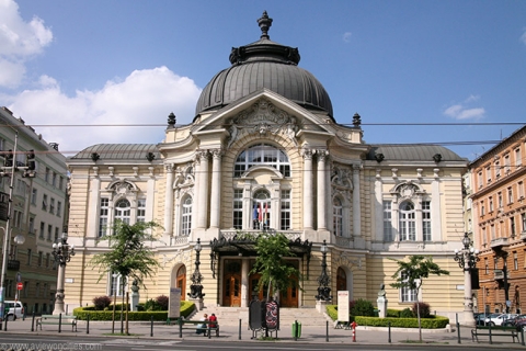 Array Budapest Vígszínház